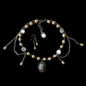 Handgjort halsband  - Sött grå/blått halsband. Det är justerbart. För fler frågor är det bara att skriva 🥰 (Fri frakt)