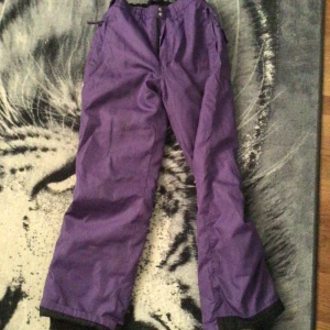 Ute byxor - Termobyxor Stl. 150 lila