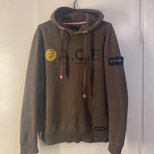 A.C.E herr hoodie army storlek M  - Vill bli av med denna nununu! Den är riktigt skön mjukt material. 