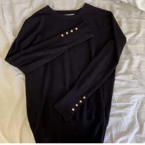 Säljer denna trendiga långärmade zara tröja! Köpt för 200 säljer för 69! storlek S  Kom prv för fler bilder!💖