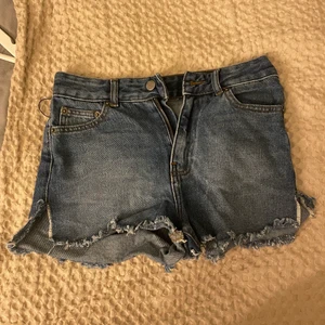 Jeansshorts använda 1 gång - Strl 24!! 🥰