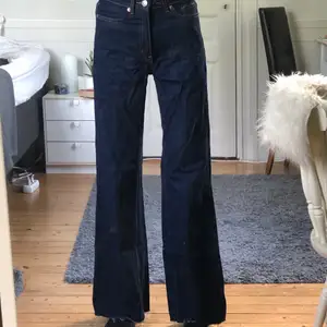 Supersnygga jeans från monki. Aldrig använda 