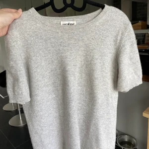 Stickad tröja  - En jätte fin stickad tröja. Nästan oanvänd och i ett bra skick 