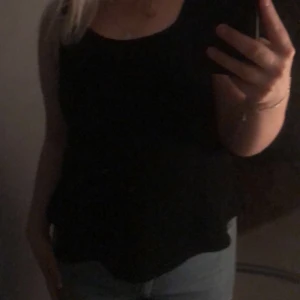 Tröja - Utsvängd tröja jag aldrig anvönt från mango 