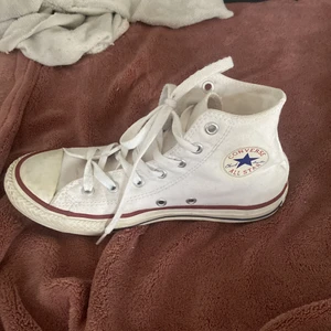 Converse - Fina skor, inte sönder någon stans men behöver tvättas, skriv privat för fler bilder💗