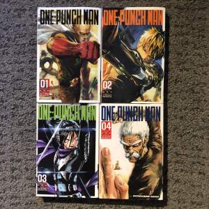 One punch man vol 1-4 manga De är i fint skick. Har läst de nu och nu är de dags att sälja dem. Kan också be om en bok så kan jag sälja den enskild