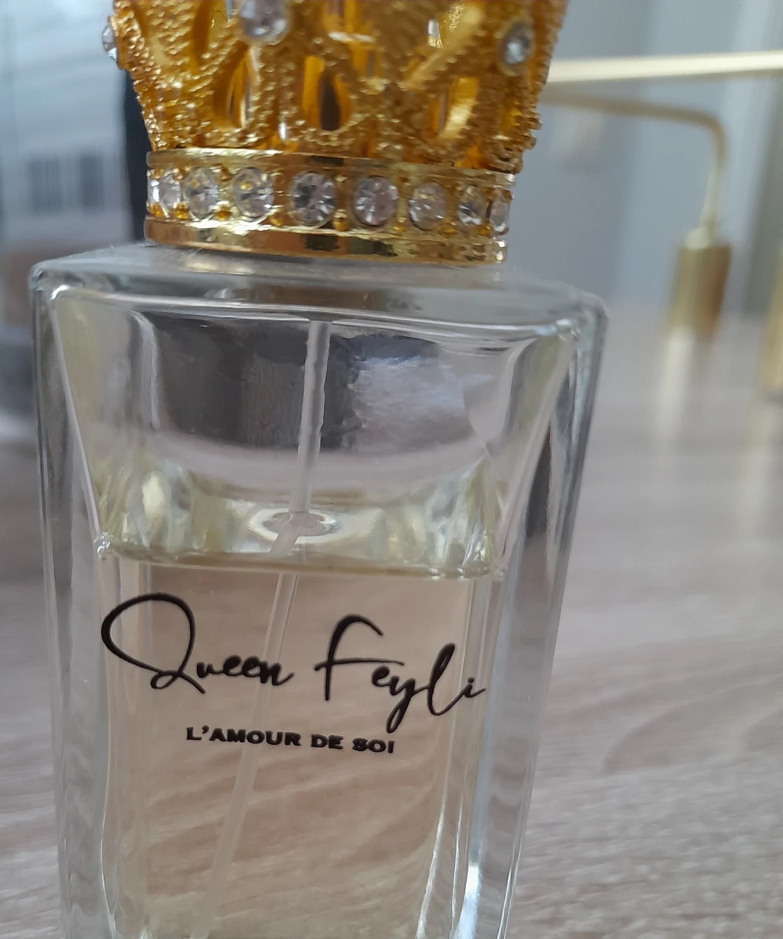 Queen Feylis 50 ml kvar ca 40ml  - 90