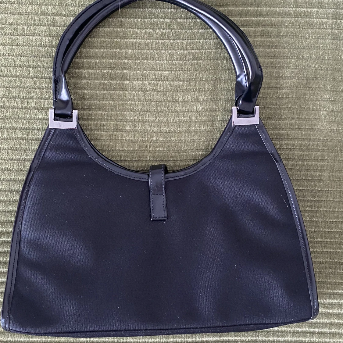 Svart handväska - 90