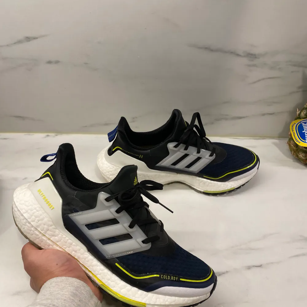 Adidas ultraboost 22 5/5 storlek 42. Skor.