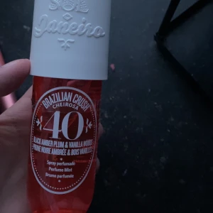 Body mist - Säljer denna body mist, knappt använd endast testad