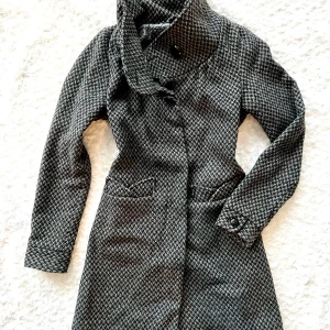 Jacka - Jätte mysigt jacka 😍 Knappt använd 👍🏼 Från ett husdjur och rökfritt hem😃