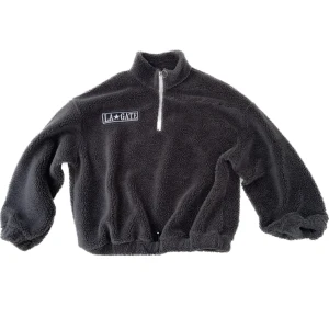 Mörkgrå mysig kofta - En varm och mysig tjock kofta som är perfekt för kylan❄️Använd ett fåtal gånger och är i fint skick       Skriv vid intresse🤍