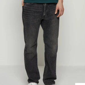 Levis jeans - Levis 551z, helt nya endast testade, säljer då de inte var för mig.
