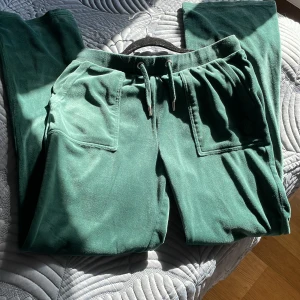 Juicy byxor - Dessa är använda några fåtal gånger men är inte lika Lena längre men de syns inte på de