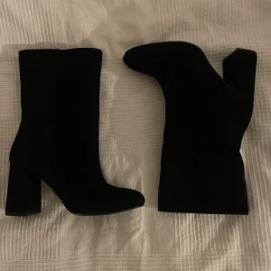 Suuuper snygga mocka boots - Suuuuper snygga mocka boots från Bianco! Helt nya med prislapp på!💕nypris 1399kr 