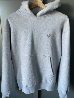Polar hoodie - Polar hoodie nästintill nyskick. Nypris 999kr 