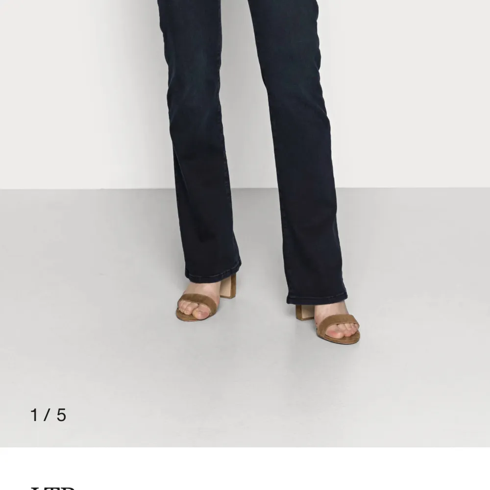 Ett par skit snygga jeans från lbt som är väldigt sparsamt använda💞. Jeans & Byxor.
