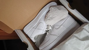 Nike Air Force One - Använd en gång inomhus när jag testade dem. God skick