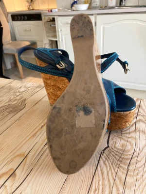 Sergio Rossi Platåskor - Väldigt snygga platåskor som är använda ett fåtal gånger.  Nypris 4500