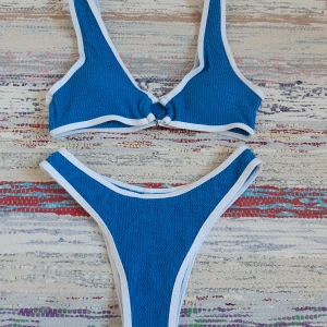 Bikini - Säljer en oanvänd bikini, säljes pga felköp (för liten storlek).