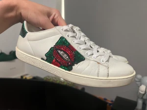 Gucci Ace Lips Glitter Sequin - Storlek 38 Kommer med box, dustbags och kvitto