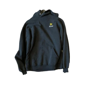 rapsfeild hoodie - köpte i malmö, typ aldrig andvänd 