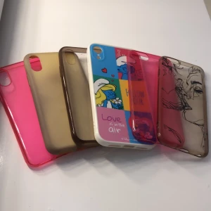 6 st mobilskal - 6 st mobilskal tre är strl x IPhone , en är xr IPhone och två är iPhone 6🤍 ett av dem är smurfarna på 