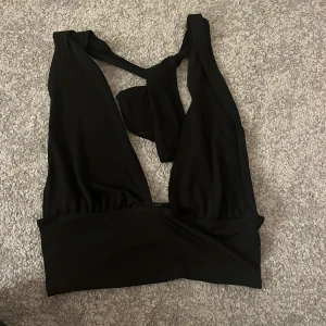 Topp - Superfin topp från Nelly. Aldrig använd🤍