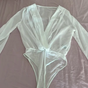 Body  - Genomskinlig body från SHEIN i strl S aldrig använd 