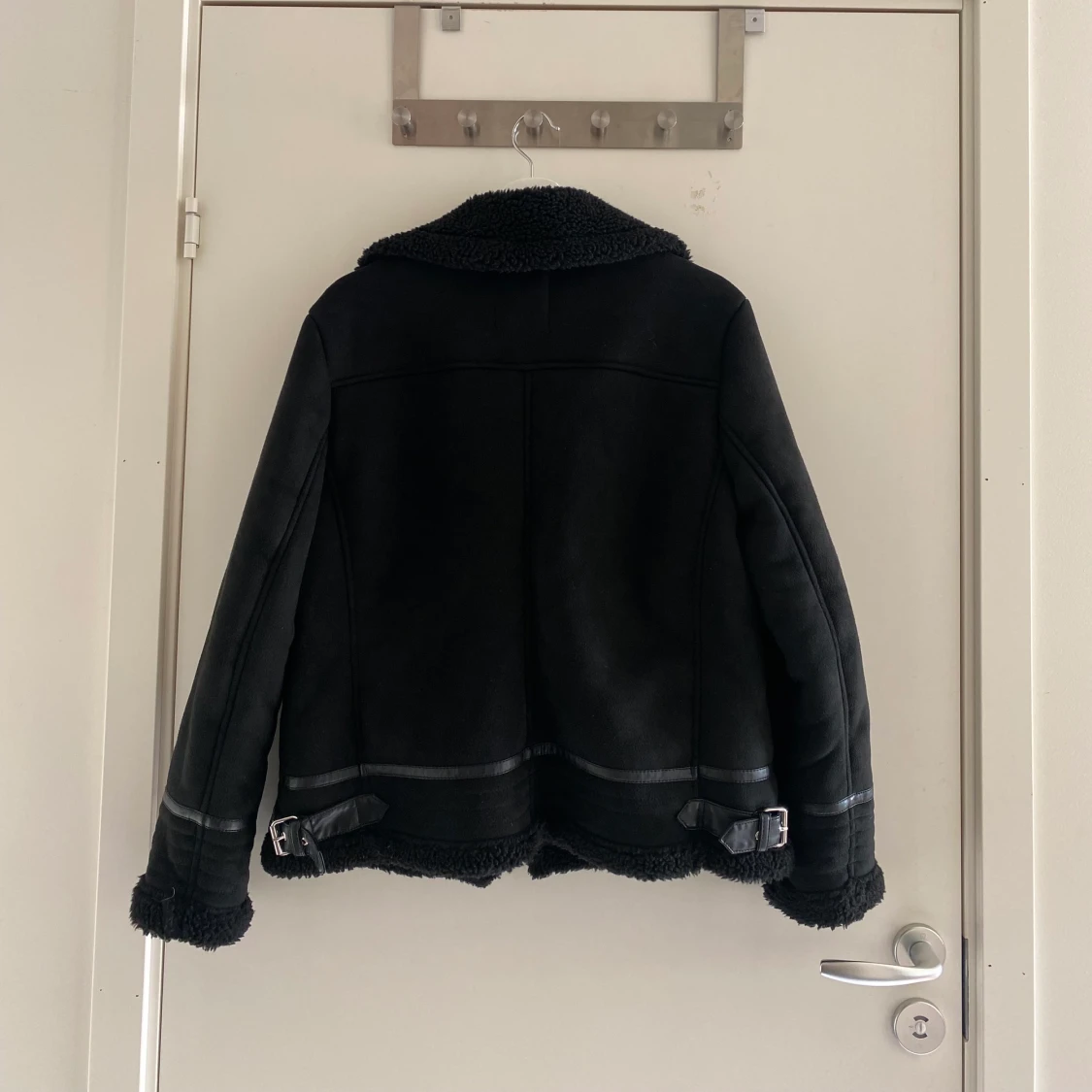 Pilotjacka med teddyfoder från Zara - 90