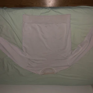 Levi’s sweatshirt vit  - Levi sweatshirt vit, storlek small ( relaxed ) 