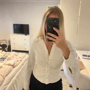 Skjorta - Vit skjorta, Använd ett fåtal gånger 