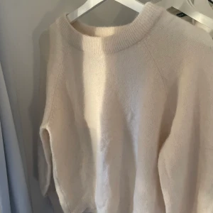 Stickad tröja - Använd 1 gång köpt från Nelly, strl xs-s