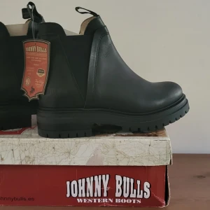Johnny bulls strl 39 - Dom är för stora för mig så har aldrig kunna andvända dom 