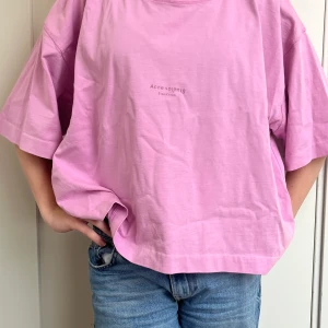 Acne studios  - Fin acne tröja, använd få gånger. Ordinarie pris ca 1000 kr, skriv vid intresse☺️ går att buda. Modellen är en xs/s