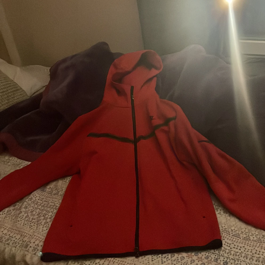 Nike tech fleece röd storlek L