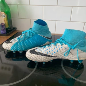 Nike hypervenom fotbollsskor - Nike hypervenom fotbollsskor Storlek 40,5  650kr