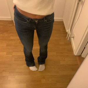Bootcut jeans - Säljer dess ursnygga jeans från only men som tyvär inte kommer till användning💕