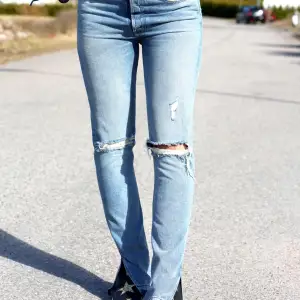 Svinsnygg zara jeans som inte kommer till användining, använda fåtal gånger så i fint skick (lånad bild)