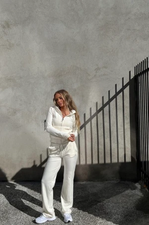 Oanvänt juicy couture set  - Helt nytt och oanvänt juicy couture set. Storlek S och alla lappar sitter kvar 🤍