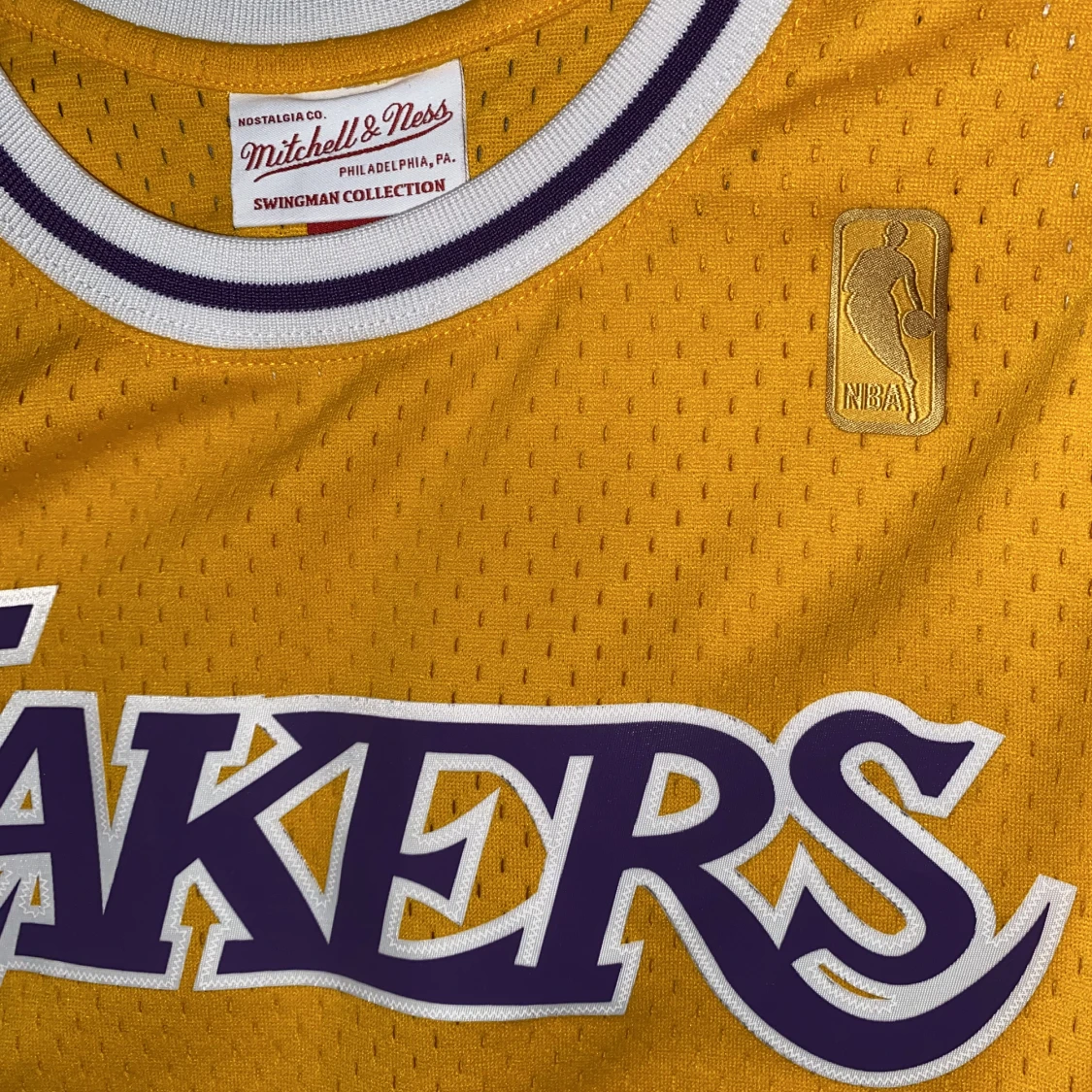 Men's Mitchell & Ness Shaquille O'Neal Gold Los Angeles Lakers Hardwood Classics 1996-97 Swingman Jersey - 90
