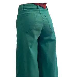 Ett par jättefina gröna byxor som inte kommer till användning tyvärr.  Nypris är 250