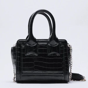 Väska - Säljer denna väska från zara, som ny 