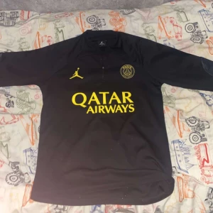 Psg kofta/hoodie - Inget fel på den nyskick äkta änvädet 1-3gånger