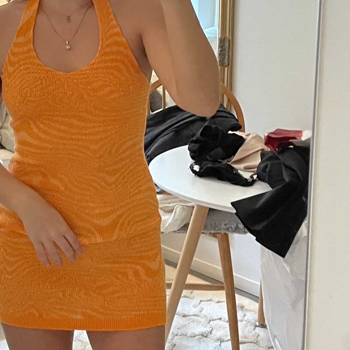 Stickad halterneck klänning