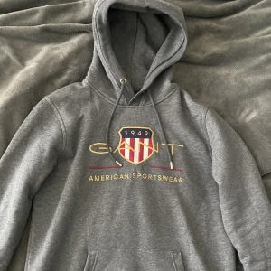 Gant hoodie  - Aldrig använd, riktigt skön hoodie med varmt material 