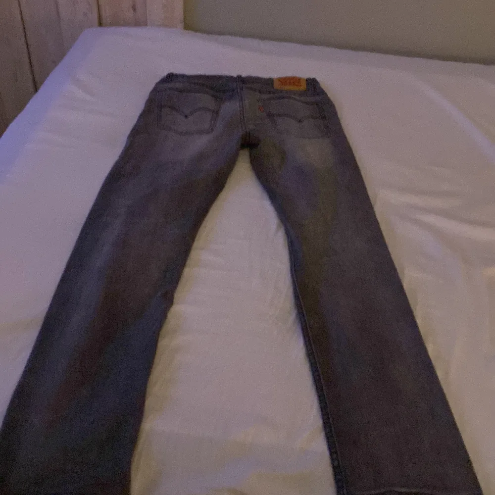 Levis jeanse 502 gråa. Helt nya, bara provade, aldrig använt.. Jeans & Byxor.