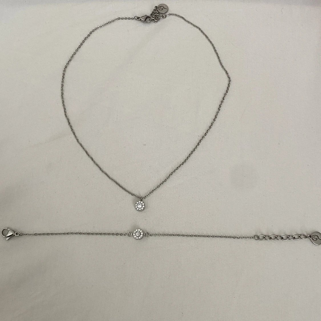 Halsband o armband från Edblad  - 90