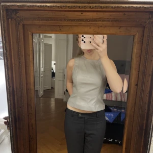 Topp - Fin topp från weekday till salu! Skriv privat vid intresse☺️