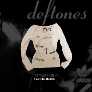 Deftones shirt <3 - Max 90 grader i tvättmaskinen!! Gjort själv!! Helt ny tröja!! <3